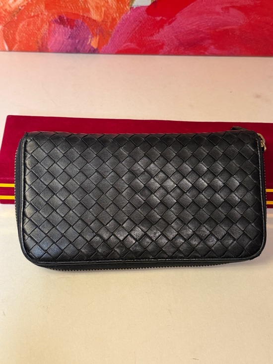 Bottega Veneta Handbags - Bottega Veneta Black Leather Zip Wallet with Interior Card Slots